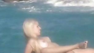 Priscila hot sex on the beach